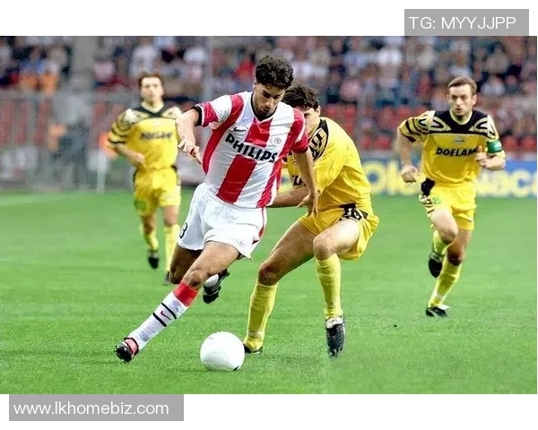 足球明星闪耀绿茵场：探索他们的传奇故事与精彩瞬间