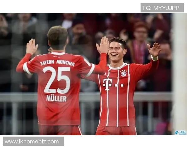 足球明星穆勒精彩头球瞬间回顾展现其在赛场上的非凡技艺与魅力 足球明星穆勒精彩头球瞬间回顾展现其在赛场上的非凡技艺与魅力